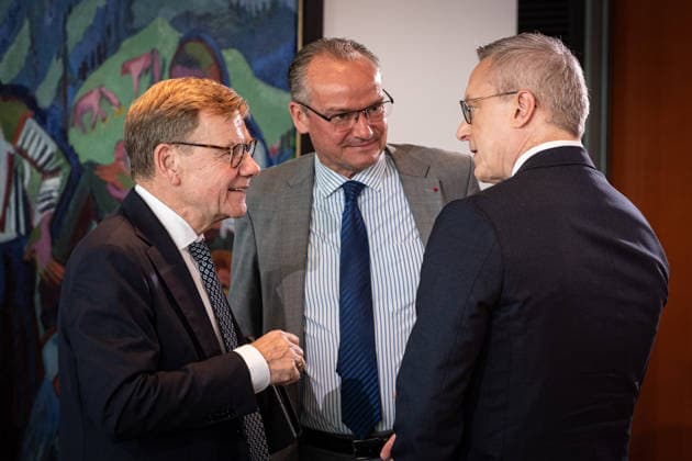 Berlin, Kabinettssitzung der Bundesregierung Kabinettssitzung der Bundesregierung am 15.07.2026 im Bundeskanzleramt in Berlin. Im Bild: Karsten Wildberger (Bundesminister für Digitalisierung und Staatsmodernisierung, CDU), Johann Wadephul (Bundesminister des Auswärtigen, CDU) und Gunther Krichbaum (Staatsminister für Europa beim Bundesminister des Auswärtigen, CDU) Berlin Bundeskanzleramt Berlin Deutschland *** Berlin, Federal Government Cabinet Meeting Federal Government Cabinet Meeting on July 15, 2026, at the Federal Chancellery in Berlin Pictured: Karsten Wildberger, Federal Minister for Digitalization and State Modernization, CDU, Johann Wadephul, Federal Minister of Foreign Affairs (CDU), and Gunther Krichbaum, Minister of State