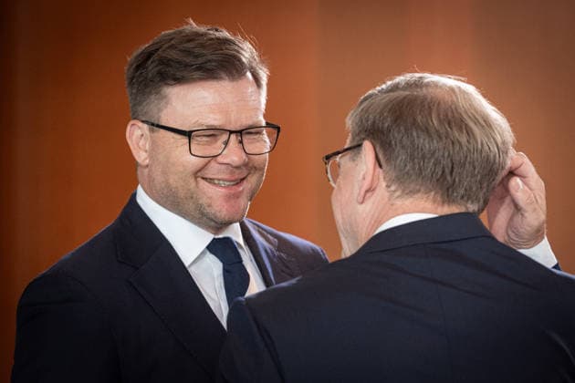 Berlin, Kabinettssitzung der Bundesregierung Kabinettssitzung der Bundesregierung am 15.07.2026 im Bundeskanzleramt in Berlin. Im Bild: Carsten Schneider (Bundesminister für Umwelt, Naturschutz und Reaktorsicherheit, SPD) Berlin Bundeskanzleramt Berlin Deutschland *** Berlin, Federal Government Cabinet Meeting Federal Government Cabinet Meeting on July 15, 2026, at the Federal Chancellery in Berlin Pictured: Carsten Schneider, Federal Minister for the Environment, Nature Conservation, and Nuclear Safety, SPD Berlin Federal Chancellery Berlin Germany