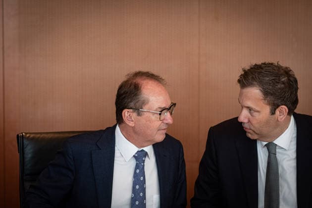 Berlin, Kabinettssitzung der Bundesregierung Kabinettssitzung der Bundesregierung am 15.07.2026 im Bundeskanzleramt in Berlin. Im Bild: Alexander Dobrindt (Bundesminister des Innern, CSU) und Lars Klingbeil (Vizekanzler, Finanzminister, SPD) Berlin Bundeskanzleramt Berlin Deutschland *** Berlin, Federal Government Cabinet Meeting Federal Government Cabinet Meeting on July 15, 2026, at the Federal Chancellery in Berlin Pictured: Alexander Dobrindt, Federal Minister of the Interior (CSU), and Lars Klingbeil, Vice Chancellor and Minister of Finance (SPD) Berlin, Federal Chancellery, Berlin, Germany