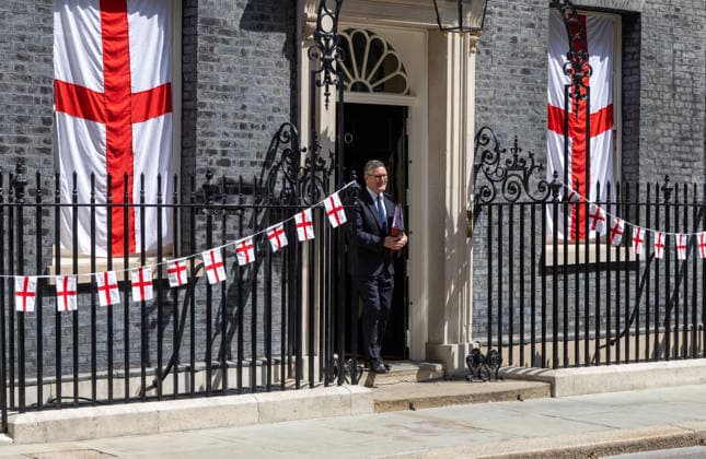 July 15, 2026, London, England, United Kingdom: Prime Minister KEIR STARMER leaves 10 Downing Street ahead of his last PMQs. London United Kingdom - ZUMAs262 20260715_zip_s262_003 Copyright: xTayfunxSalcix