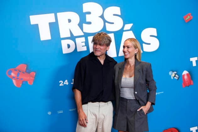 July 15, 2026, Madrid, Madrid, Spain: Actors and real-life couple SALVA REINA (L) and KIRA MIRO (R) pose for the media during the photocall presenting the new family comedy Tres de mas at the Urso Hotel. The film follows the story of Julia and Ernesto, a successful couple enjoying a child-free life until they suddenly wake up with three kids calling them mom and dad, forcing them to learn parenthood overnight while discovering the origin of the children. Madrid Spain  - ZUMAo127 20260715_zep_o127_038 Copyright: xHugoxOrtunox
