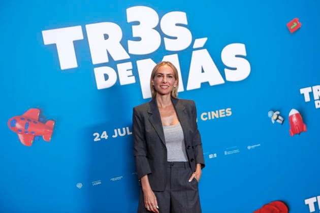 July 15, 2026, Madrid, Madrid, Spain: Actress KIRA MIRO poses for the media during the photocall presenting the new family comedy Tres de mas at the Urso Hotel. The film follows the story of Julia and Ernesto, a successful couple enjoying a child-free life until they suddenly wake up with three kids calling them mom and dad, forcing them to learn parenthood overnight while discovering the origin of the children. Madrid Spain - ZUMAo127 20260715_zep_o127_022 Copyright: xHugoxOrtunox