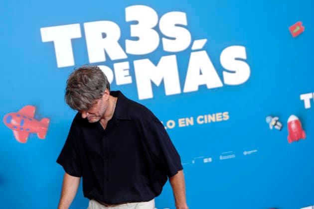 July 15, 2026, Madrid, Madrid, Spain: Actor SALVA REINA poses for the media during the photocall presenting the new family comedy Tres de mas at the Urso Hotel. The film follows the story of Julia and Ernesto, a successful couple enjoying a child-free life until they suddenly wake up with three kids calling them mom and dad, forcing them to learn parenthood overnight while discovering the origin of the children. Madrid Spain  - ZUMAo127 20260715_zep_o127_047 Copyright: xHugoxOrtunox