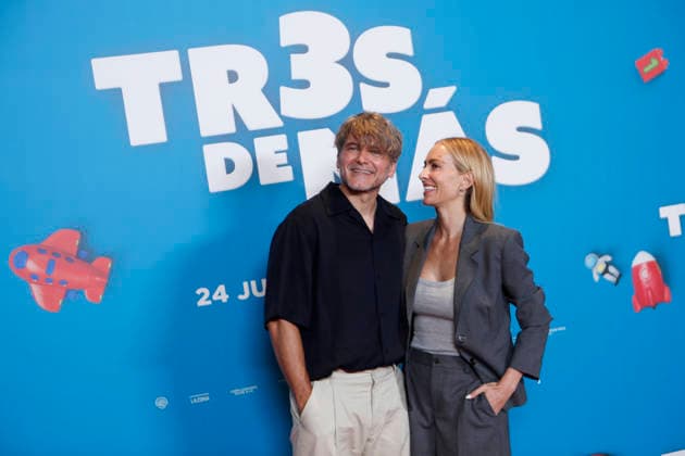 July 15, 2026, Madrid, Madrid, Spain: Actors and real-life couple SALVA REINA (L) and KIRA MIRO (R) pose for the media during the photocall presenting the new family comedy Tres de mas at the Urso Hotel. The film follows the story of Julia and Ernesto, a successful couple enjoying a child-free life until they suddenly wake up with three kids calling them mom and dad, forcing them to learn parenthood overnight while discovering the origin of the children. Madrid Spain - ZUMAo127 20260715_zep_o127_028 Copyright: xHugoxOrtunox