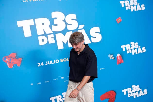 July 15, 2026, Madrid, Madrid, Spain: Actor SALVA REINA poses for the media during the photocall presenting the new family comedy Tres de mas at the Urso Hotel. The film follows the story of Julia and Ernesto, a successful couple enjoying a child-free life until they suddenly wake up with three kids calling them mom and dad, forcing them to learn parenthood overnight while discovering the origin of the children. Madrid Spain  - ZUMAo127 20260715_zep_o127_054 Copyright: xHugoxOrtunox