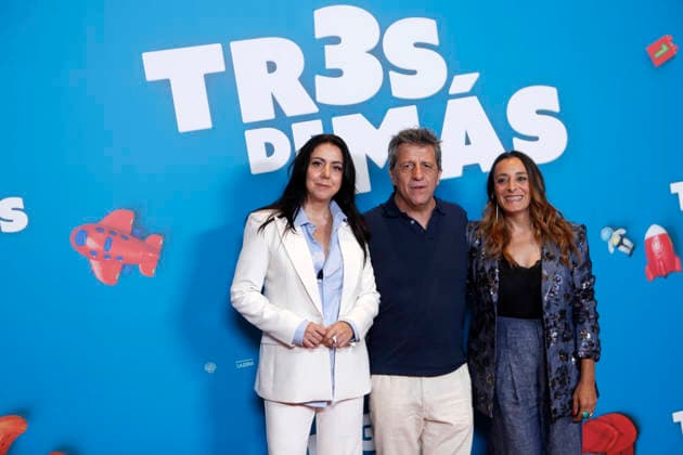 July 15, 2026, Madrid, Madrid, Spain: Actors CARMEN RUIZ (L), DAVID LORENTE (C) and RAQUEL GUERRERO (R) pose for the media during the photocall presenting the new family comedy Tres de mas at the Urso Hotel. The film follows the story of Julia and Ernesto, a successful couple enjoying a child-free life until they suddenly wake up with three kids calling them mom and dad, forcing them to learn parenthood overnight while discovering the origin of the children. Madrid Spain  - ZUMAo127 20260715_zep_o127_068 Copyright: xHugoxOrtunox