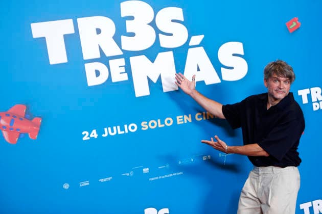 July 15, 2026, Madrid, Madrid, Spain: Actor SALVA REINA poses for the media during the photocall presenting the new family comedy Tres de mas at the Urso Hotel. The film follows the story of Julia and Ernesto, a successful couple enjoying a child-free life until they suddenly wake up with three kids calling them mom and dad, forcing them to learn parenthood overnight while discovering the origin of the children. Madrid Spain - ZUMAo127 20260715_zep_o127_043 Copyright: xHugoxOrtunox