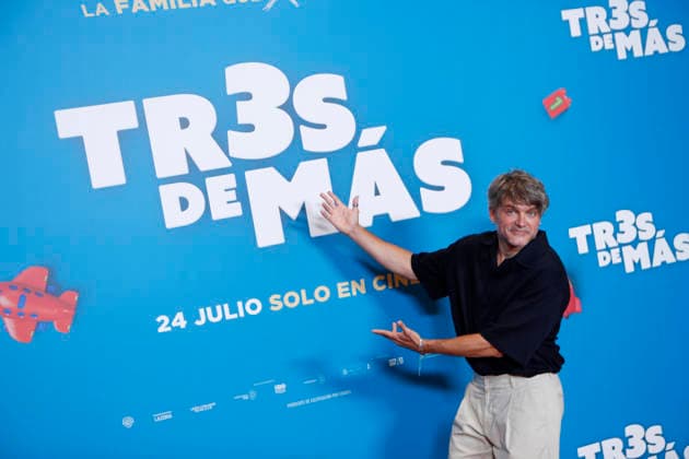 July 15, 2026, Madrid, Madrid, Spain: Actor SALVA REINA poses for the media during the photocall presenting the new family comedy Tres de mas at the Urso Hotel. The film follows the story of Julia and Ernesto, a successful couple enjoying a child-free life until they suddenly wake up with three kids calling them mom and dad, forcing them to learn parenthood overnight while discovering the origin of the children. Madrid Spain - ZUMAo127 20260715_zep_o127_046 Copyright: xHugoxOrtunox