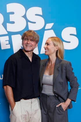 July 15, 2026, Madrid, Madrid, Spain: Actors and real-life couple SALVA REINA (L) and KIRA MIRO (R) pose for the media during the photocall presenting the new family comedy Tres de mas at the Urso Hotel. The film follows the story of Julia and Ernesto, a successful couple enjoying a child-free life until they suddenly wake up with three kids calling them mom and dad, forcing them to learn parenthood overnight while discovering the origin of the children. Madrid Spain - ZUMAo127 20260715_zep_o127_027 Copyright: xHugoxOrtunox