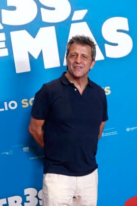July 15, 2026, Madrid, Madrid, Spain: Actor DAVID LORENTE poses for the media during the photocall presenting the new family comedy Tres de mas at the Urso Hotel. The film follows the story of Julia and Ernesto, a successful couple enjoying a child-free life until they suddenly wake up with three kids calling them mom and dad, forcing them to learn parenthood overnight while discovering the origin of the children. Madrid Spain - ZUMAo127 20260715_zep_o127_067 Copyright: xHugoxOrtunox