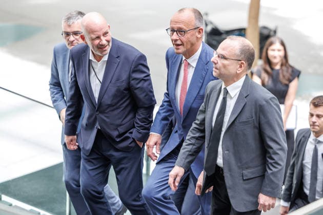 Regierungspressekonferenz zu den aktuellen Themen der Innen- und Außenpolitik mit Bundeskanzler Friedrich Merz Regierungspressekonferenz zu den aktuellen Themen der Innen- und Außenpolitik mit Bundeskanzler Friedrich Merz im Haus der Bundespressekonferenz am 15.07.2026 in Berlin. Berlin Berlin Deutschland Haus der Bundespressekonferenz *** Government press conference on current domestic and foreign policy issues with Chancellor Friedrich Merz Government press conference on current domestic and foreign policy issues with Chancellor Friedrich Merz at the Federal Press Conference Center on July 15, 2026, in Berlin, Berlin, Germany, Federal Press Conference Center