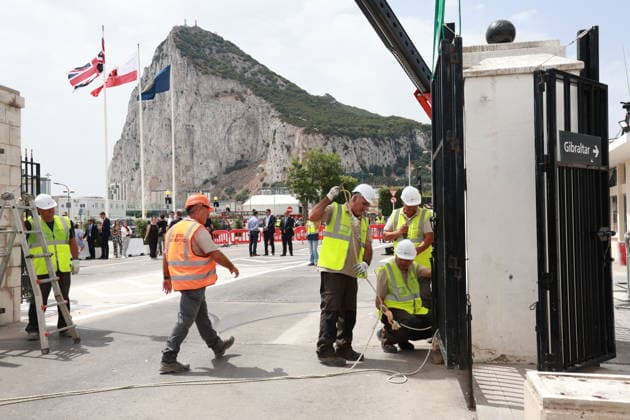 Pedro Sánchez attends the demolition of the Gibraltar Fence demolition of the Gibraltar Fence July 15, 2026, in La Línea de la Concepción, Cádiz, Andalusia, Spain The fence separating Gibraltar from Spain has been, for more than a century, the symbol of the division between the British colony and the surrounding Campo de Gibraltar region, even serving as a literal barrier during the Franco era, but as of this Wednesday, it has become a thing of the past by virtue of the agreement reached between the United Kingdom and the European Union to facilitate the Rock’s relationship with the bloc following Brexit. JULY 15, 2026 Rocí La Línea de la Concepción, Cádiz La Línea de la Concepción, Cádiz Spain  Copyright: xRocioxRuzx 7665976
