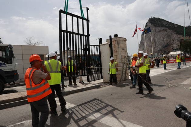 Pedro Sánchez attends the demolition of the Gibraltar Fence demolition of the Gibraltar Fence July 15, 2026, in La Línea de la Concepción, Cádiz, Andalusia, Spain The fence separating Gibraltar from Spain has been, for more than a century, the symbol of the division between the British colony and the surrounding Campo de Gibraltar region, even serving as a literal barrier during the Franco era, but as of this Wednesday, it has become a thing of the past by virtue of the agreement reached between the United Kingdom and the European Union to facilitate the Rock’s relationship with the bloc following Brexit. JULY 15, 2026 Rocí La Línea de la Concepción, Cádiz La Línea de la Concepción, Cádiz Spain  Copyright: xRocioxRuzx 7665979