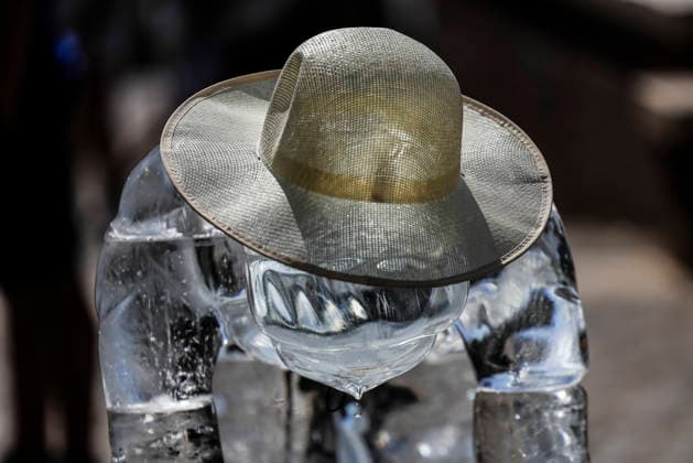 July 15, 2026, Rome, Italia, Italy: Green Peace initiative on the occasion of the European Day for the Victims of the Climate Crisis. In the photo, some ice statues depicting some of the categories of workers most exposed to heat waves. Rome, 15 07 2026. Rome Italy  - ZUMAa289 20260715_zia_a289_024 Copyright: xFrancescoxFotiax xAgfx