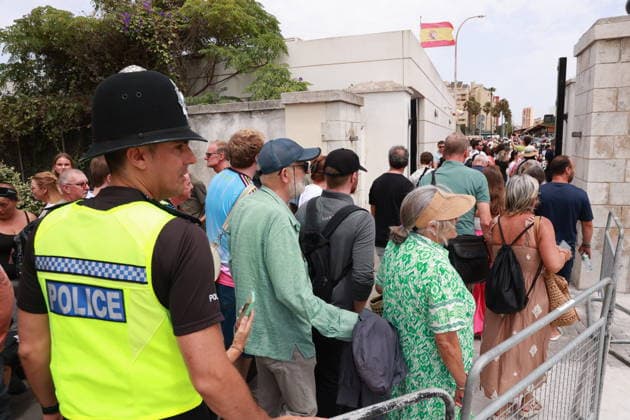 Pedro Sánchez Attends the Demolition Ceremony of the Gibraltar Fence Residents of La Línea Cross into Gibraltar Without Stopping at a Checkpoint on the First Day Without the Fence July 15, 2026, in La Línea de la Concepción, Cádiz, Andalusia, Spain The fence separating Gibraltar from Spain has been, for more than a century, the symbol of the division between the British colony and the surrounding Campo de Gibraltar region, even serving as a literal barrier during the Franco era, but as of this Wednesday, it has become a thing of the past by virtue of the agreement reached between the United Kingdom and the European Union to facilitate the Rock’s relationship with the bloc following Brexit. July 15, 2026 Rocí La Línea de la Concepción, Cádi  Copyright: xRocioxRuzx 7666167
