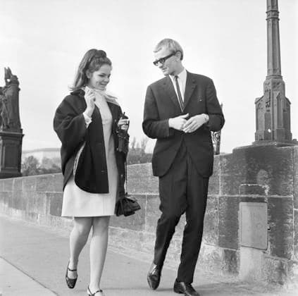 Alzbeta Strkulova, 22, the very first Czechoslovak contestant of a Miss World contest, poses for the photographer in Prague, Czechoslovakia, on November 2, 1967. The photo shows Alzbeta Strkulova and Rudolf Krestan, editor-in-chief of Mlady svet magazine, who will be accompanying her to London. (CTKxPhoto JanxBarta) CTKPhotoF202604100026701  CTKPhotoF202604100026701