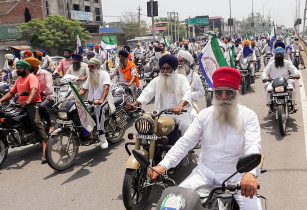 Kisan Mazdoor Sangharsh Committee protests against the proposed Indo- US Trade deal Amritsar, Jul 15 (ANI): Farmers from Kisan Mazdoor Sangharsh Committee take part in a motorcycle protest rally against the proposed Indo- US Trade deal, in Amritsar on Wednesday. (Raminder Pal Singh ANI Photo) Amritsar Punjab India Copyright: xANIx ANI_20260715131