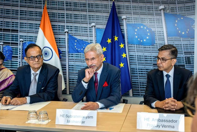 RECORD DATE NOT STATED EAM S. Jaishankar meets EU Commissioner for Startups, Research and Innovation, Ekaterina Zaharieva Brussels Belgium , Jul 15 (ANI): External Affairs Minister S. Jaishankar meets EU Commissioner for Startups, Research and Innovation, Ekaterina Zaharieva, in Brussels on Wednesday. (@DrSJaishankar X ANI Photo) Brussels Belgium Copyright: xANIx ANI_20260715159