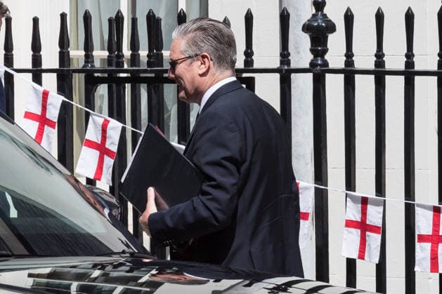July 15, 2026, London, England, United Kingdom: British Prime Minister Sir KEIR STARMER departs 10 Downing Street for the House of Commons to attend the Prime Minister s Questions London United Kingdom - ZUMAs371 20260715_zip_s371_002 Copyright: xWiktorxSzymanowiczx