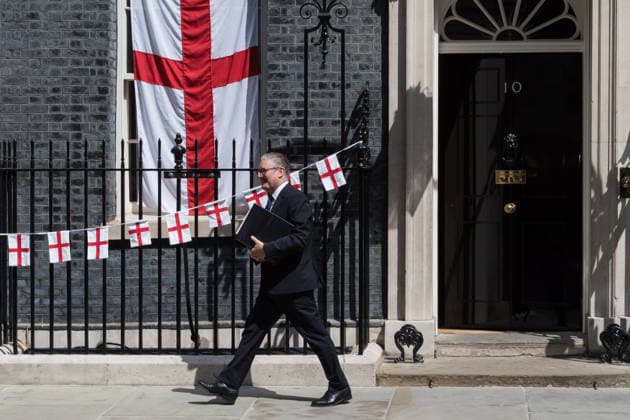 News Bilder des Tages July 15, 2026, London, England, United Kingdom: British Prime Minister Sir KEIR STARMER departs 10 Downing Street for the House of Commons to attend the Prime Minister s Questions London United Kingdom  - ZUMAs371 20260715_zip_s371_004 Copyright: xWiktorxSzymanowiczx