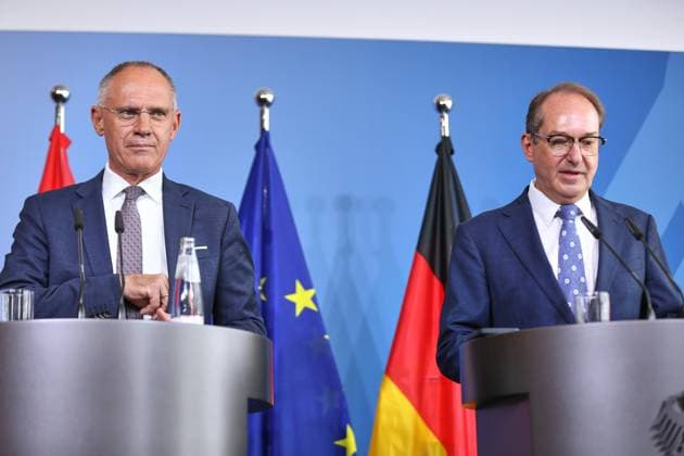 News Bilder des Tages Berlin, Deutschland, 15.07.2026: Inneministerium: Statement mit dem österreichischen Innenminister: Gerhard Karner, Innenminister von Österreich und Bundesminister des Innern Alexander Dobrindt (CSU) *** Berlin, Germany, July 15, 2026 — Statement by the Ministry of the Interior with Austrian Interior Minister Gerhard Karner and Federal Minister of the Interior Alexander Dobrindt (CSU) Copyright: xdtsxNachrichtenagenturx dts_127741