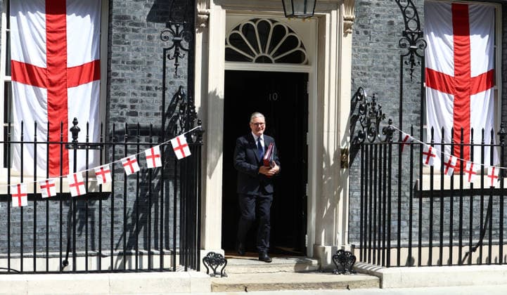 July 15, 2026, London, United Kingdom: British Prime Minister, Sir Keir Starmer leaves 10 Downing Street to attend his last PMQs. London United Kingdom  - ZUMAs197 20260715_aaa_s197_033 Copyright: xFredxDuvalx