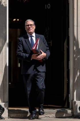 . 15 07 2026. London, United Kingdom. Prime Minister Keir Starmer Leaving For PMQs. Prime Minister Keir Starmer departs No10 Downing Street for PMQs at the House of Commons.  xMartynxWheatleyx xi-Imagesx IIM-26904-0008