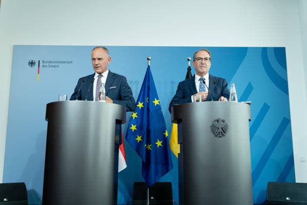 Bundesinnenminister Alexander Dobrindt trifft österreichischen Innenminister Gerhard Karner Berlin, Bundesministerium des Innern, Bundesinnenminister, Alexander Dobrindt, Österreich, Gerhard Karner Berlin Berlin GER *** Federal Minister of the Interior Alexander Dobrindt Meets with Austrian Minister of the Interior Gerhard Karner Berlin, Federal Ministry of the Interior, Federal Minister of the Interior, Alexander Dobrindt, Austria, Gerhard Karner Berlin Berlin GER