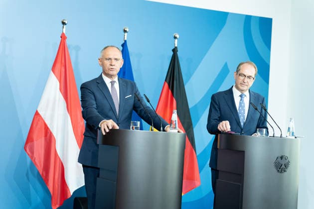 Bundesinnenminister Alexander Dobrindt trifft österreichischen Innenminister Gerhard Karner Berlin, Bundesministerium des Innern, Bundesinnenminister, Alexander Dobrindt, Österreich, Gerhard Karner Berlin Berlin GER *** Federal Minister of the Interior Alexander Dobrindt Meets with Austrian Minister of the Interior Gerhard Karner Berlin, Federal Ministry of the Interior, Federal Minister of the Interior, Alexander Dobrindt, Austria, Gerhard Karner Berlin Berlin GER