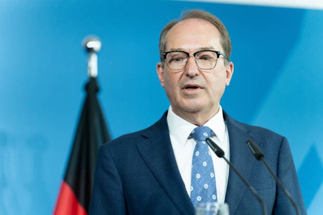 Bundesinnenminister Alexander Dobrindt Berlin, Bundesministerium des Innern, Bundesinnenminister, Alexander Dobrindt Berlin Berlin GER *** Federal Minister of the Interior Alexander Dobrindt, Berlin; Federal Ministry of the Interior; Federal Minister of the Interior, Alexander Dobrindt, Berlin, Berlin, GER