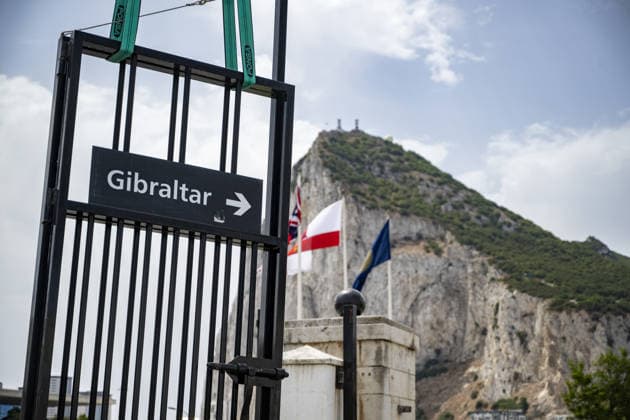 People enter Gibraltar after old border fences removed in La Linea LA LINEA DE LA CONCEPCION, SPAIN - JULY 15: One of the pedestrian barriers featuring the Gibraltar sign is removed from its location in La Linea de la Concepcion, Spain, on July 15, 2026. Marcos Moreno Anadolu La Linea de la Concepcion Spain. Editorial use only. Please get in touch for any other usage.  Copyright: x2026xAnadoluxMarcosxMorenox