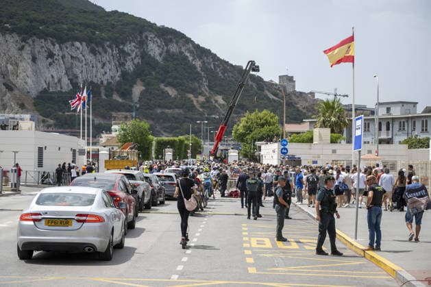 People enter Gibraltar after old border fences removed in La Linea LA LINEA DE LA CONCEPCION, SPAIN - JULY 15: Citizens, tourists, and workers enter Gibraltar after all the fences are removed in La Linea de la Concepcion, Spain, on July 15, 2026. Marcos Moreno Anadolu La Linea de la Concepcion Spain. Editorial use only. Please get in touch for any other usage.  Copyright: x2026xAnadoluxMarcosxMorenox