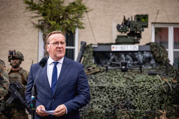 Boris Pistorius (SPD), Bundesminister der Verteidigung, aufgenommen im Rahmen eines Truppenbesuchs in Berlin, 15.07.2026. Berlin Deutschland *** Boris Pistorius (SPD), Federal Minister of Defense, photographed during a visit to troops in Berlin, July 15, 2026, Berlin, Germany Copyright: xJulianexSonntagx
