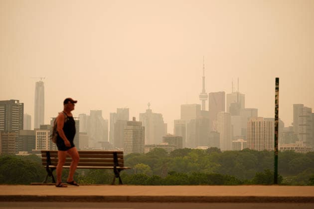 Forest fires smoke blankets Toronto TORONTO, CANADA - JULY 15 : The hazy Toronto skyline is seen as smoke from wildfires continue to impact air quality in Toronto, Ontario on July 15, 2026. Environment Canada issued an air quality warning for Toronto due to wildfire smoke. Mert Alper Dervis Anadolu Ontario Canada. Editorial use only. Please get in touch for any other usage.  Copyright: x2026xAnadoluxMertxAlperxDervisx