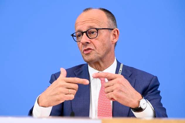 ABB BPK- Joachim - Friedrich Martin Josef Merz Bundeskanzler der Bundesrepublik Deutschland Bundesvorsitzender der CDU Politiker spricht ueber Aktuelle Themen der Innen- und Außenpolitik auf der BPK Bundespressekonferenz am 15.07.2026 in Berlin Berlin Deutschland *** ABB BPK Joachim Friedrich Martin Josef Merz, Chancellor of the Federal Republic of Germany and Federal Chairman of the CDU, speaks about current domestic and foreign policy issues at the BPK Federal Press Conference on July 15, 2026, in Berlin, Germany
