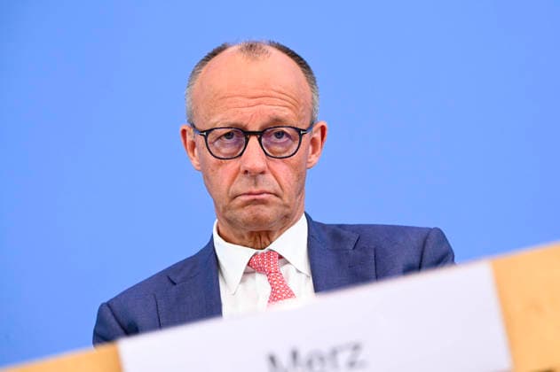 ABB BPK- Joachim - Friedrich Martin Josef Merz Bundeskanzler der Bundesrepublik Deutschland Bundesvorsitzender der CDU Politiker spricht ueber Aktuelle Themen der Innen- und Außenpolitik auf der BPK Bundespressekonferenz am 15.07.2026 in Berlin Berlin Deutschland *** ABB BPK Joachim Friedrich Martin Josef Merz, Chancellor of the Federal Republic of Germany and Federal Chairman of the CDU, speaks about current domestic and foreign policy issues at the BPK Federal Press Conference on July 15, 2026, in Berlin, Germany