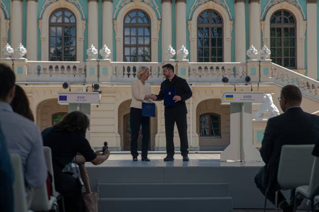 Ukrainian President Volodymyr Zelensky and European Commission President Ursula von der Leyen attend the Ukraine Southeast Europe Summit in Kyiv, reaffirming the European Union s support for Ukraine. - 15 07 2026 - Ukraine Kyiv Oblast Kyiv () -  LouisxLemaire-Sicrex xLexPictorium LePictorium_0339036