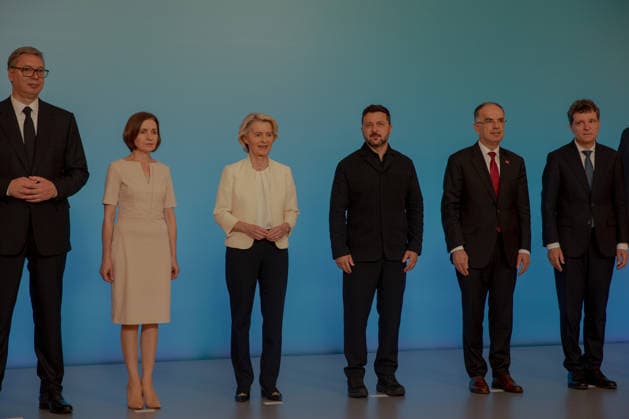 News Bilder des Tages Ukrainian President Volodymyr Zelensky and European Commission President Ursula von der Leyen attend the Ukraine Southeast Europe Summit in Kyiv, reaffirming the European Union s support for Ukraine. - 15 07 2026 - Ukraine Kyiv Oblast Kyiv () -  LouisxLemaire-Sicrex xLexPictorium LePictorium_0339042