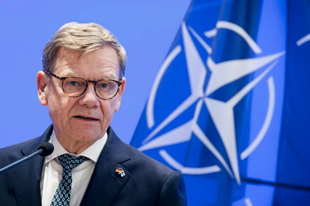 Johann Wadephul (CDU), Bundesaussenminister, spricht waehrend einer Pressekonferenz vor einer NATO Flagge. Helsinki, 15.07.2026. Fotografiert im Auftrag des Auswaertigen Amtes Helsinki Finnland *** Johann Wadephul (CDU), Federal Minister of Foreign Affairs, speaks during a press conference in front of a NATO flag in Helsinki, July 15, 2026. Photographed on behalf of the Federal Foreign Office in Helsinki, Finland. Copyright: xThomasxTrutschel AAx