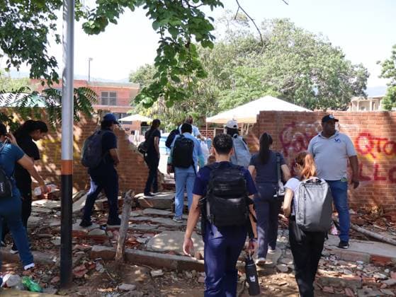 Volunteer Medical Brigades Continue Earthquake Relief Efforts in Venezuela LA GUAIRA, VENEZUELA JULY 15, 2026: Volunteer medical brigades composed of doctors and medical students continue providing healthcare and distributing essential medicines to earthquake survivors in La Guaira state, Venezuela, three weeks after the devastating earthquake struck northern Venezuela. Volunteers from several universities, including the Central University of Venezuela (UCV) and the Lisandro Alvarado West-Central University (UCLA), have established temporary triage points and community aid stations to provide primary medical care, particularly for children, older adults, and patients with chronic illnesses affected by the disaster. La Guaira Venezuela Copyright: x xMarioxFloresx xJNAxPressx