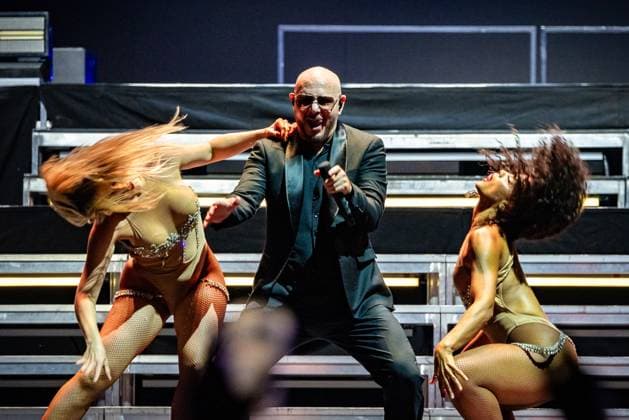 Entertainment Themen der Woche KW29 Entertainment Bilder des Tages ARNHEM - The American rapper Pitbull during a performance at the GelreDome as part of his I m Back tour. MARCEL KRIJGSMAN ANP netherlands out - belgium out  Copyright: xx x563605857x originalFilename: 563605857.jpg