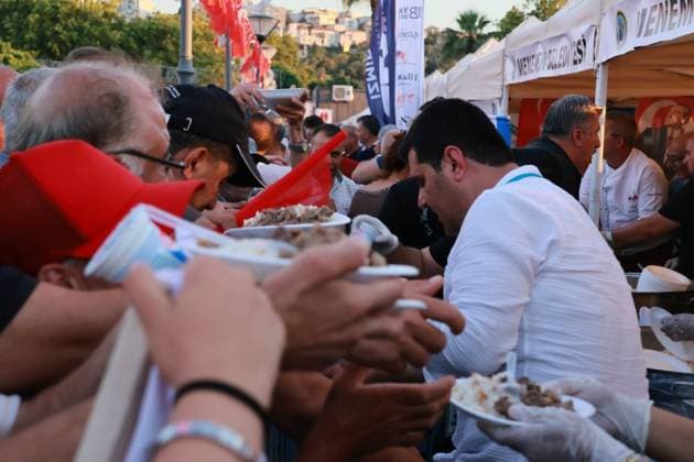 July 15, 2026, Â°Zmir, ToÂ¼rkiye: ZMÄÂ°R, TooeRKÄÂ°YE Ã¢â‚¬ JULY 15, 2026: Officials and members of the public gather in Konak Square during a ceremony marking the 10th anniversary of the failed July 15, 2016 coup attempt in ToÂ¼rkiye. The event was attended by ÄÂ°zmir Governor SoÂ¼leyman Elban, Garrison Commander ÄÂ°rfan o zsert, political party representatives and members of parliament, and included commemorative speeches, public celebrations and the distribution of food and drinks. The 2016 coup attempt left 253 people dead and more than 2,000 injured, according to Turkish authorities. Turgay KÄÂ±lÄÂ±oÂß JNA Press Â°Zmir Türkiye - ZUMAq101 20260715_zna_q101_220 Copyright: xTurgayxKÄÂ±Lx