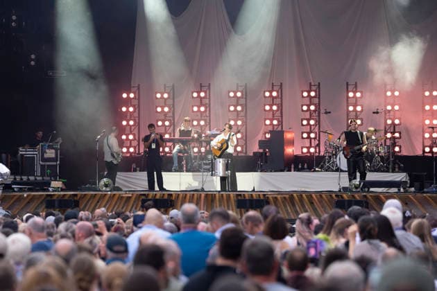 15.07.2026, Locarno, Piazza Grande, Moon and Stars, Giant Rooks Locarno Piazza Grande Ticino Switzerland *** July 15, 2026, Locarno, Piazza Grande, Moon and Stars, Giant Rooks, Locarno, Piazza Grande, Ticino, Switzerland Copyright: xJustPictures.ch AlexanderxRaemyx jp-de-AlRa-DSC07424