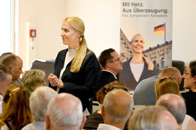Operationsplan Deutschland: Veranstaltung an der Universität Witten Herdecke in Witten ** NUR FÜR REDAKTIONELLE ZWECKE ** EDITORIAL USE ONLY **<p>Dr. Katja Strauss-Köster, MdB, spricht einleitende Worte und moderiert die Veranstaltung. Operationsplan Deutschland: Veranstaltung am 15. Juli 2026 im großen Saal der Universität Witten Herdecke an der Alfred-Herrhausen-Straße in Witten. -- Deutschland NRW Witten Copyright: JürgenxTheobald *** Operation Plan Germany Event at Witten-Herdecke University in Witten ** FOR EDITORIAL USE ONLY ** EDITORIAL USE ONLY ** Dr. Katja Strauss Köster, Member of the German Bundestag (MdB), will deliver opening remarks and moderate the Operation Plan Germany event on July 15, 2026, in the main hall Copyright: JürgenxTheobald doc86qdptn4nh29tdr4e56 ,EDITORIAL USE ONLY