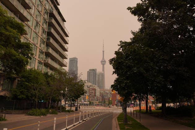 Weather Conditions In Toronto A general view of Toronto as wildfire smoke creates hazy conditions across the city in Toronto, Ontario, Canada, on July 15, 2026. Toronto Canada  Copyright: xArrushxChoprax originalFilename: chopra-notitle260715_npUXs.jpg