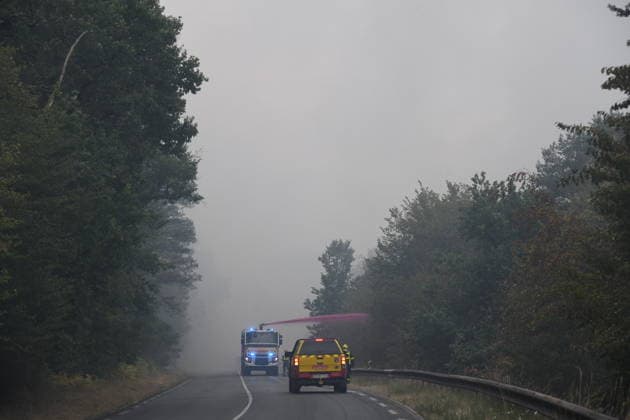 Massive wildfire spreads through Fontainebleau Forest near Paris FONTAINEBLEAU, FRANCE - JULY 15: An exceptionally large wildfire is spreading across the Fontainebleau Forest, south of Paris, France, on July 15, 2026. Fueled by an intense heat wave, prolonged drought conditions and strong winds, the blaze is rapidly advancing through the woodland, destroying hundreds of hectares of vegetation. Firefighting teams continue efforts to contain the fire and prevent further damage. Dragan Lekic Anadolu Paris France. Editorial use only. Please get in touch for any other usage.  Copyright: x2026xAnadoluxDraganxLekicx