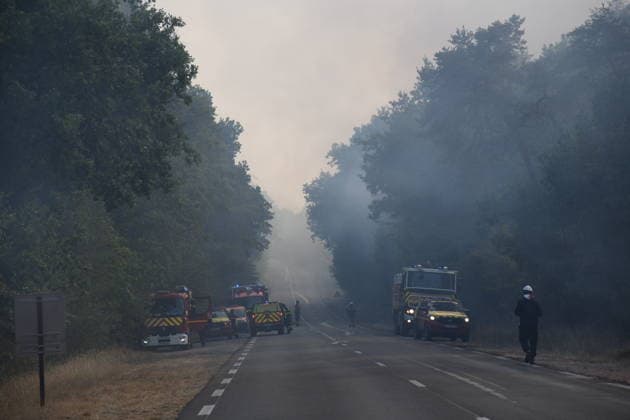 Massive wildfire spreads through Fontainebleau Forest near Paris FONTAINEBLEAU, FRANCE - JULY 15: An exceptionally large wildfire is spreading across the Fontainebleau Forest, south of Paris, France, on July 15, 2026. Fueled by an intense heat wave, prolonged drought conditions and strong winds, the blaze is rapidly advancing through the woodland, destroying hundreds of hectares of vegetation. Firefighting teams continue efforts to contain the fire and prevent further damage. Dragan Lekic Anadolu Paris France. Editorial use only. Please get in touch for any other usage.  Copyright: x2026xAnadoluxDraganxLekicx