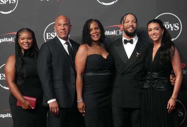 July 15, 2026, New York, Ny, USA: JALEN BRUNSON, ALI MARKS BRUNSON and family attend the 2026 ESPYS,.Lincoln Center, NYC.July 15, 2026. . JALEN BRUNSON and ALI MARKS BRUNSON attend the 2026 ESPYS,.Lincoln Center, NYC.July 15, 2026. . The 2026 ESPYS,.Lincoln Center, NYC.July 15, 2026. New York USA  - ZUMAms4_ 20260715_faf_ms4_019 Copyright: xSoniaxMoskowitzxGordonx