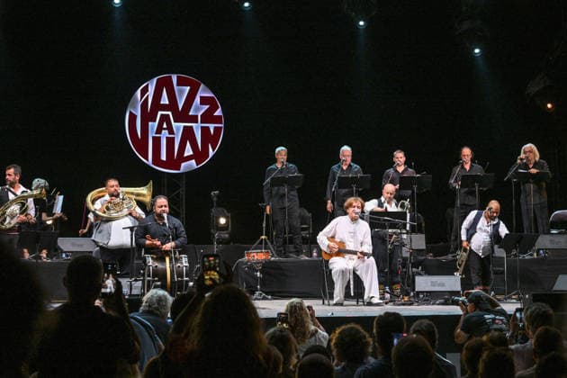Goran Bregovic, a Bosnian composer and musician, along with his Orchestra of Weddings and Funerals, is performing on the stage at the Pinède Gould during the 65th Jazz Festival on July 15, 2026. Since 1960, the Jazz à Juan festival has welcomed the biggest names in jazz. Bruno Bebert Bestimage Goran Bregovic, a Bosnian composer and musician, with his Orchestra of Weddings and Funerals, is on stage at the Pinède Gould during the 65th Jazz Festival, on July 15, 2026. Since 1960, the Jazz à Juan festival has welcomed the biggest names in jazz. Antibes, Juan-les-Pins, France  Copyright: xBrunoxBebertx xBestimagexBrunoxBebertx xBestimagex