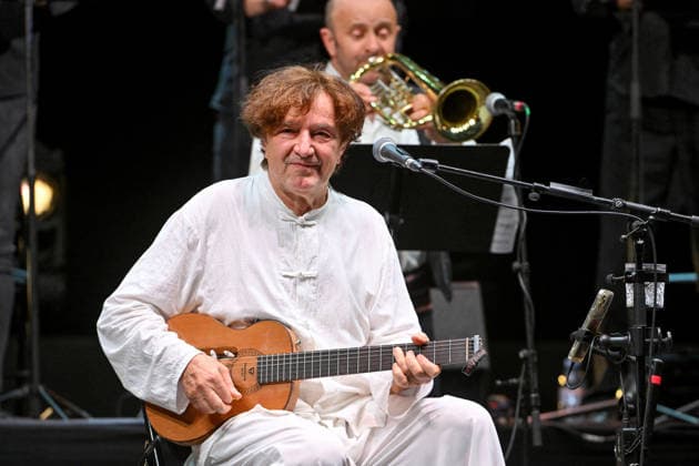 Goran Bregovic, a Bosnian composer and musician, along with his Orchestra of Weddings and Funerals, is performing on the stage at the Pinède Gould during the 65th Jazz Festival on July 15, 2026. Since 1960, the Jazz à Juan festival has welcomed the biggest names in jazz. Bruno Bebert Bestimage Goran Bregovic, a Bosnian composer and musician, with his Orchestra of Weddings and Funerals, is on stage at the Pinède Gould during the 65th Jazz Festival, on July 15, 2026. Since 1960, the Jazz à Juan festival has welcomed the biggest names in jazz. Antibes, Juan-les-Pins, France  Copyright: xBrunoxBebertx xBestimagexBrunoxBebertx xBestimagex